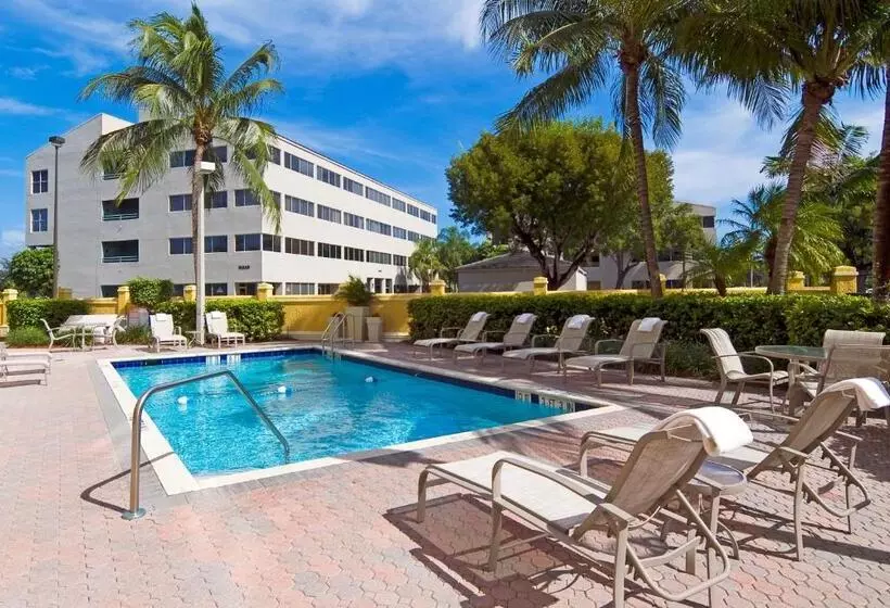 Holiday Inn Express Hotel & Suites Kendall East Miami, An Ihg