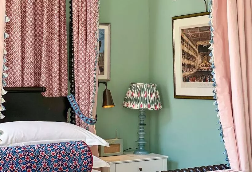 호텔 Beaverbrook Town House