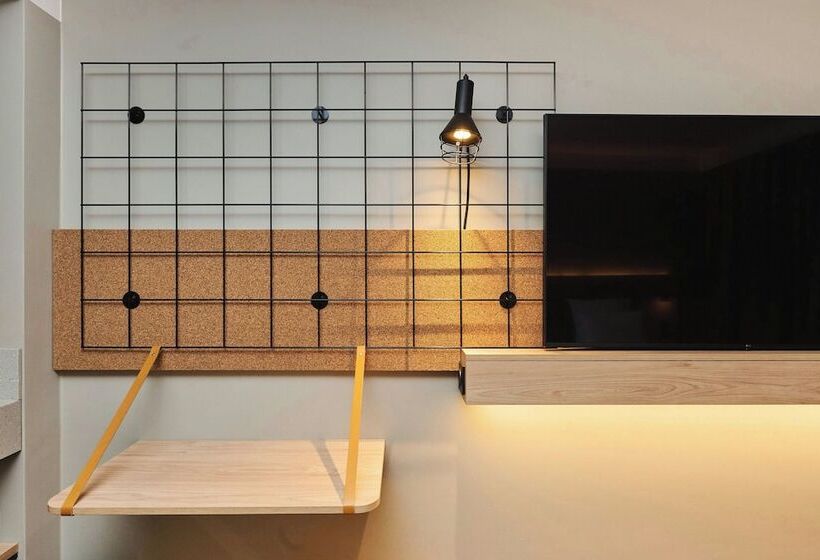 בית מלון כפרי Moxy Annecy