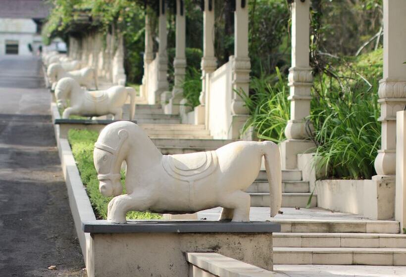 בית מלון כפרי Mustika Yogyakarta Resort & Spa