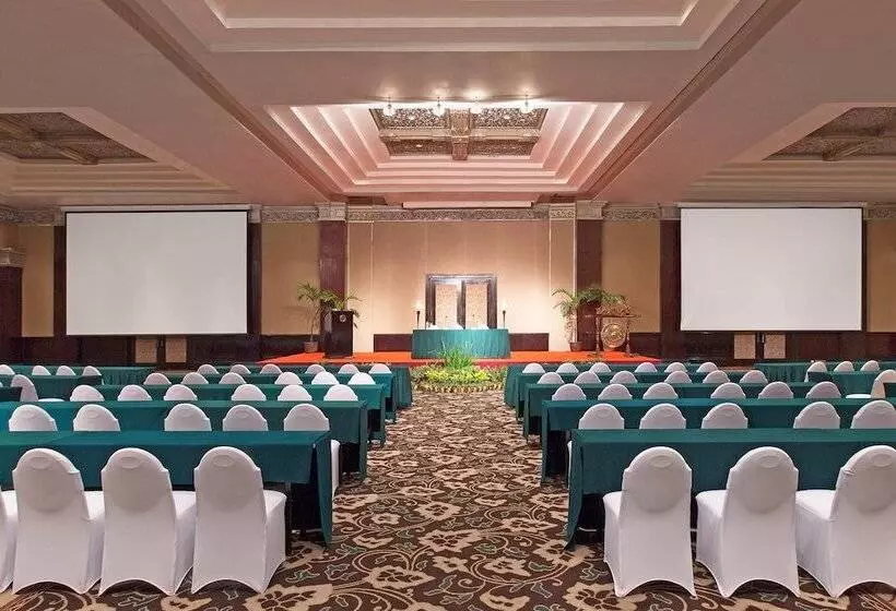 בית מלון כפרי Mustika Yogyakarta Resort & Spa