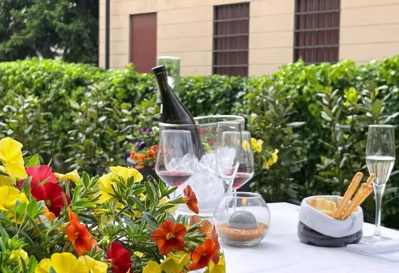 Shg Hotel De La Ville