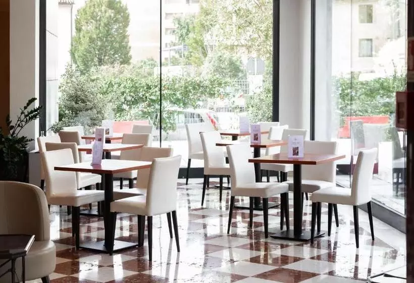 Shg Hotel De La Ville