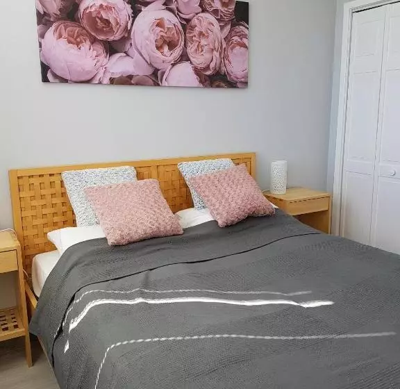 اقامتگاه Ceu Konferencia Központ