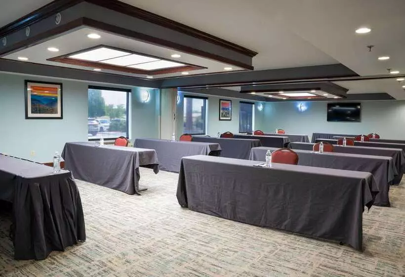 ホテル Comfort Suites Outlet Center