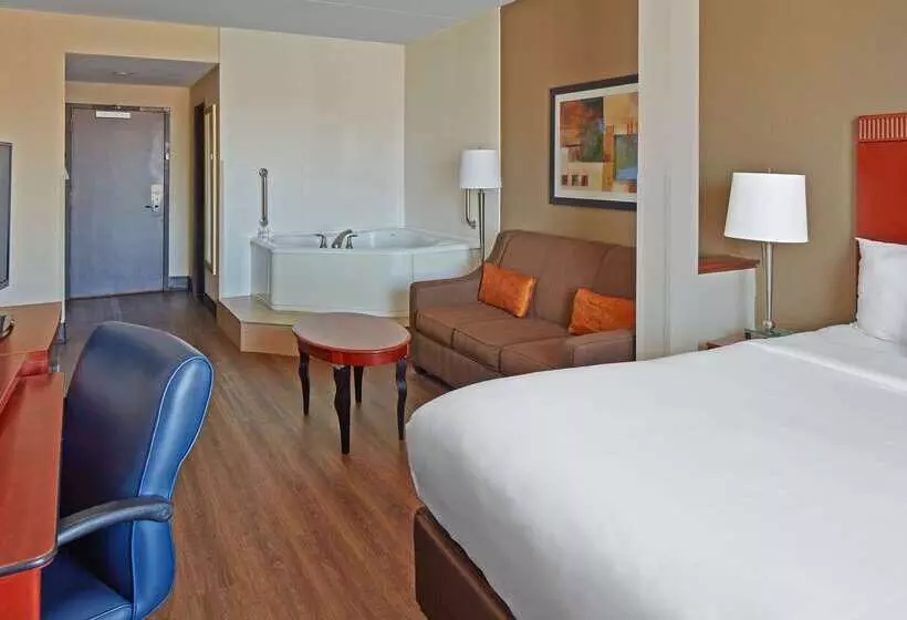 ホテル Comfort Suites Outlet Center