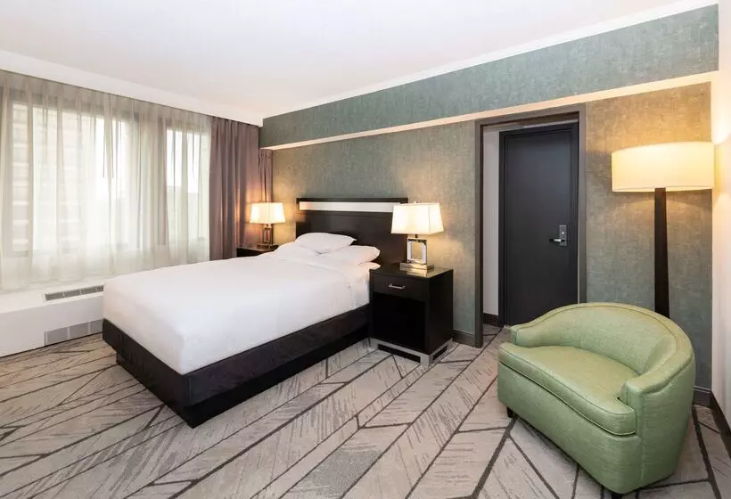 בית מלון כפרי Doubletree By Hilton Newark Penn Station