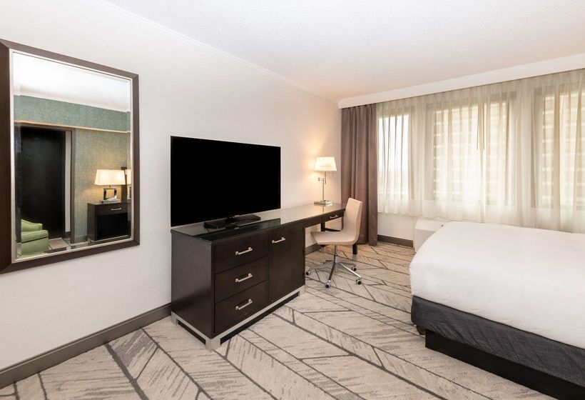فندق Doubletree By Hilton Newark Penn Station