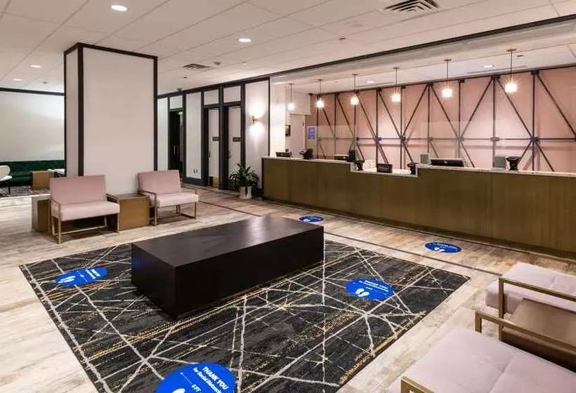 בית מלון כפרי Doubletree By Hilton Newark Penn Station