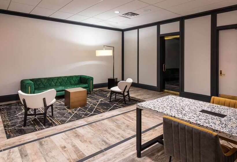 فندق Doubletree By Hilton Newark Penn Station