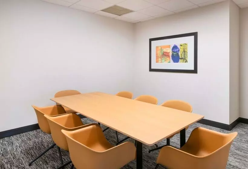 Hotelli Doubletree By Hilton Newark Penn Station