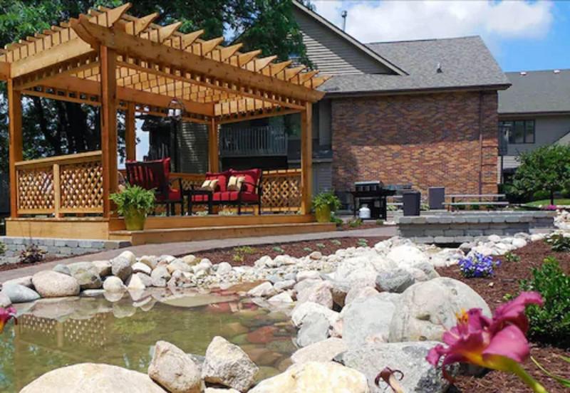 Eastland Suites Hotel & Conference Center