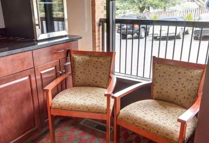 호텔 Red Carpet Inn By University Of Maryland