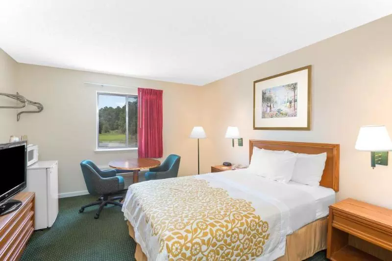 호텔 Econo Lodge Cherry Point