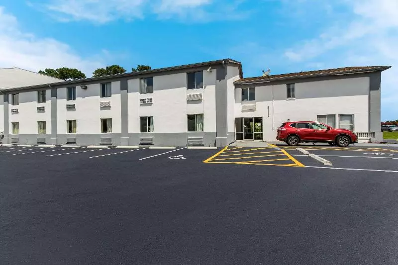 호텔 Econo Lodge Cherry Point