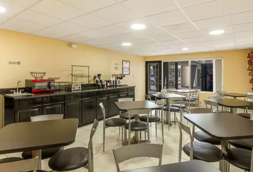 Отель Econo Lodge Fort Knox