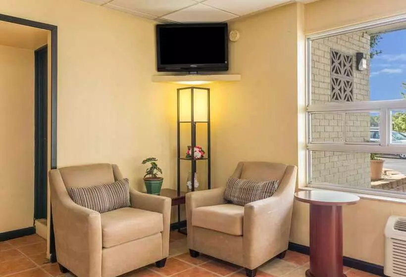 Отель Econo Lodge Fort Knox