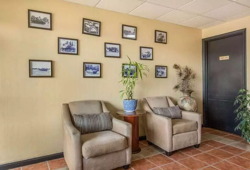 Отель Econo Lodge Fort Knox