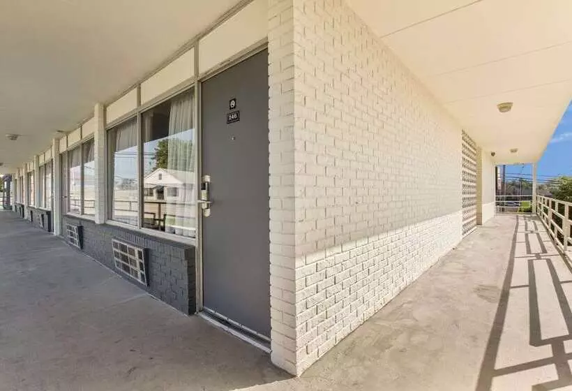 Отель Econo Lodge Fort Knox