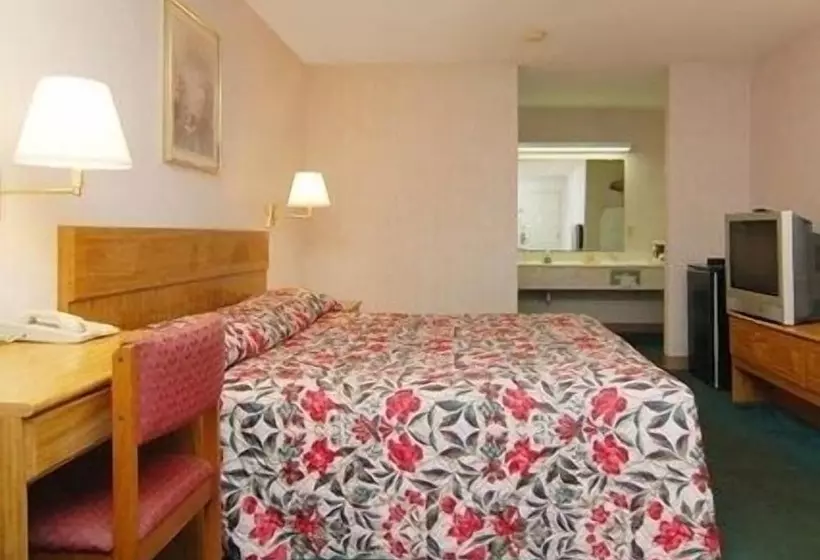 בית מלון כפרי Econo Lodge Lanett