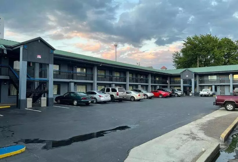 هتل Executive Inn And Suites Jackson