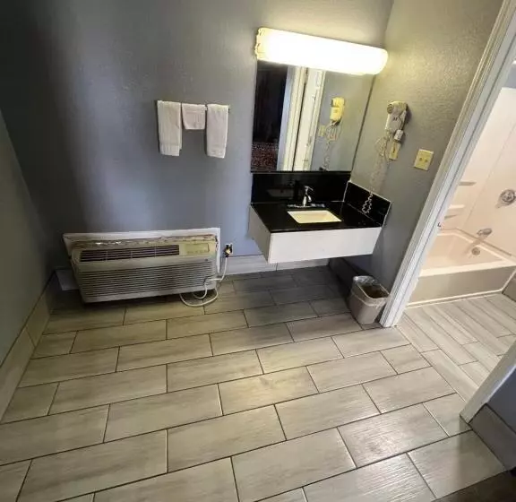 هتل Executive Inn And Suites Jackson