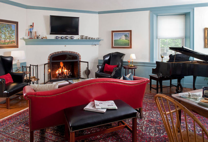 ホテル Historic Smithton Inn