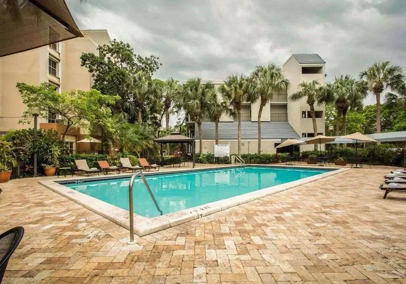 Отель Hotolos Hollywood