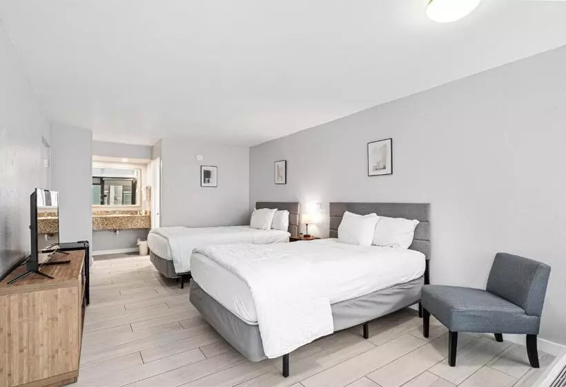 Отель Hotolos Hollywood