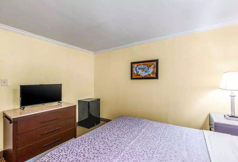 בית מלון כפרי Econo Lodge Beach And Boardwalk