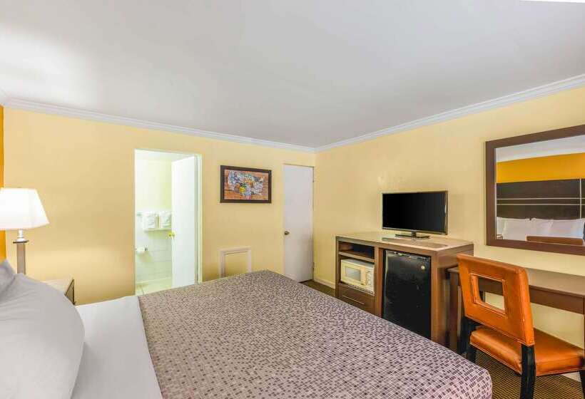 فندق Econo Lodge Beach And Boardwalk