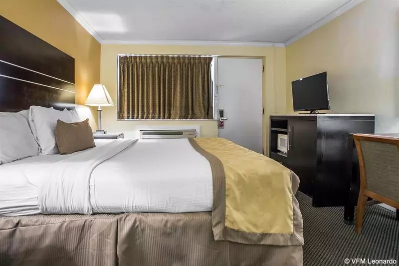 בית מלון כפרי Econo Lodge Beach And Boardwalk