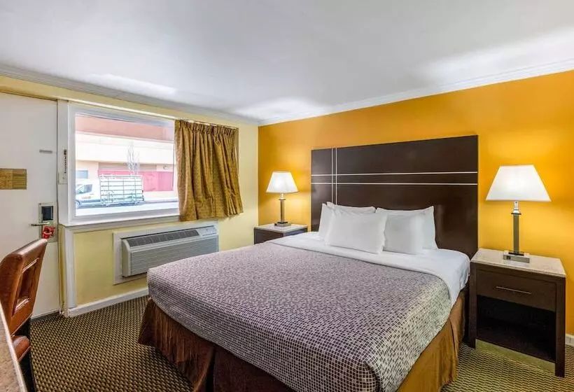 בית מלון כפרי Econo Lodge Beach And Boardwalk