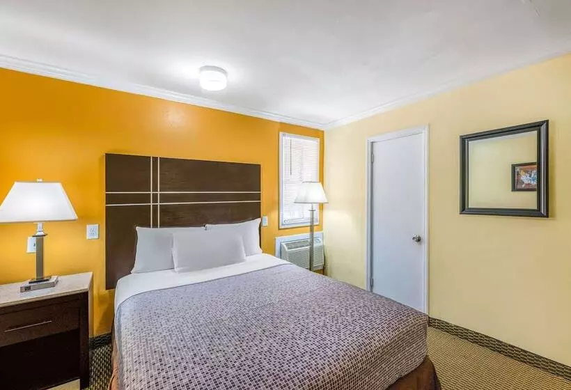 בית מלון כפרי Econo Lodge Beach And Boardwalk