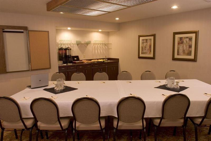 Monarch Hotel & Conference Center