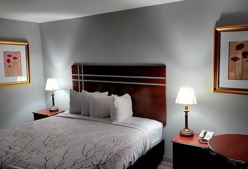 בית מלון כפרי Rancho San Diego Inn & Suites