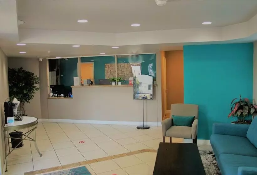 בית מלון כפרי Rancho San Diego Inn & Suites