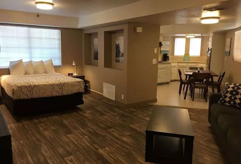 בית מלון כפרי Rancho San Diego Inn & Suites