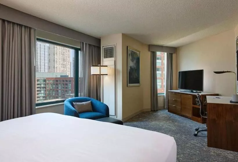 Отель Sheraton Grand Chicago Riverwalk