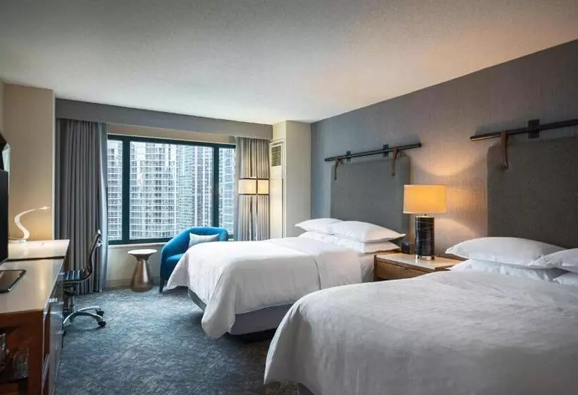 Отель Sheraton Grand Chicago Riverwalk