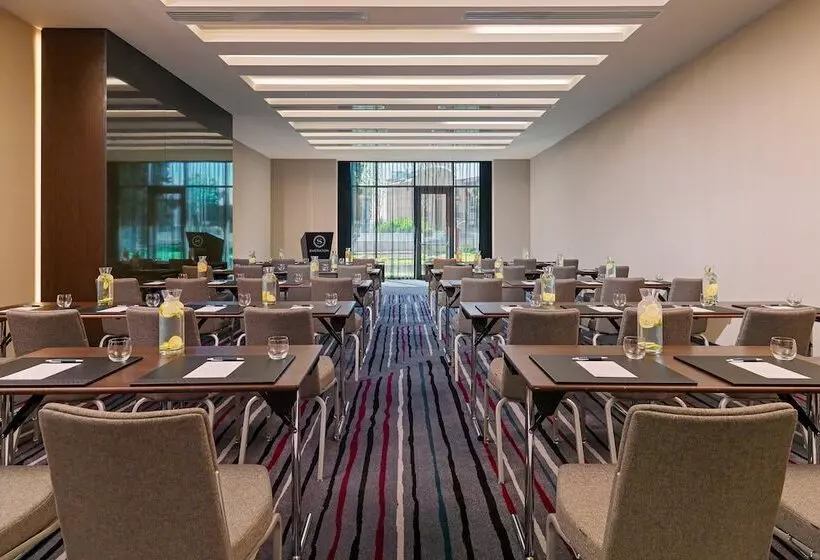 هتل Sheraton Grand Tbilisi Metechi Palace