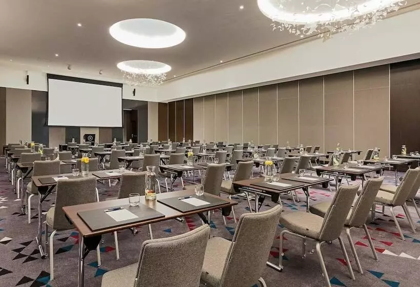 هتل Sheraton Grand Tbilisi Metechi Palace