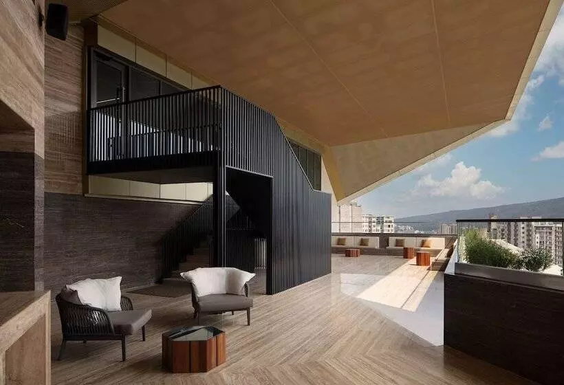 هتل Sheraton Grand Tbilisi Metechi Palace