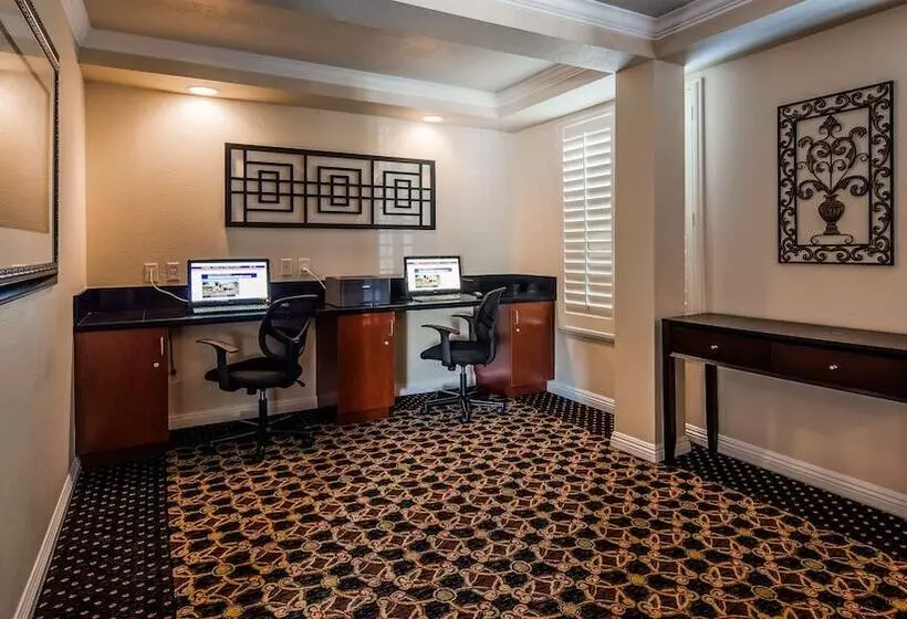 酒店 Lompoc Valley Inn And Suites