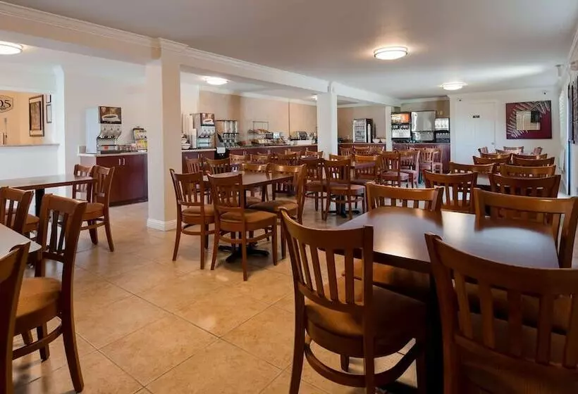 酒店 Lompoc Valley Inn And Suites