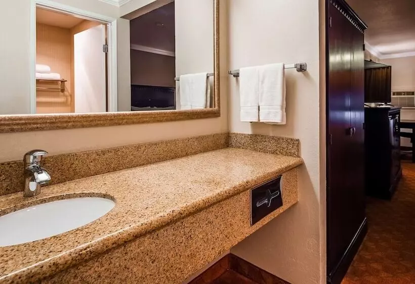 酒店 Lompoc Valley Inn And Suites