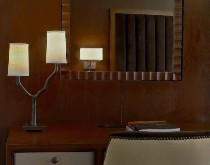 هتل Tuscany By Luxurban