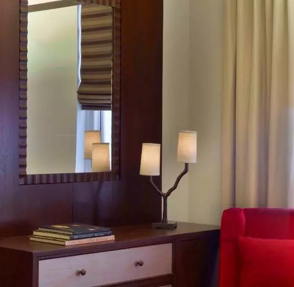 هتل Tuscany By Luxurban