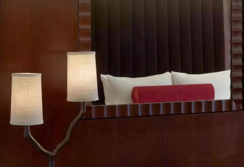 هتل Tuscany By Luxurban