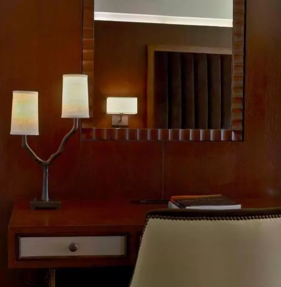 هتل Tuscany By Luxurban